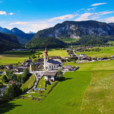 Dorfcafe Unken Hotelpension Swirtshaus Im Dorf ภายนอก รูปภาพ