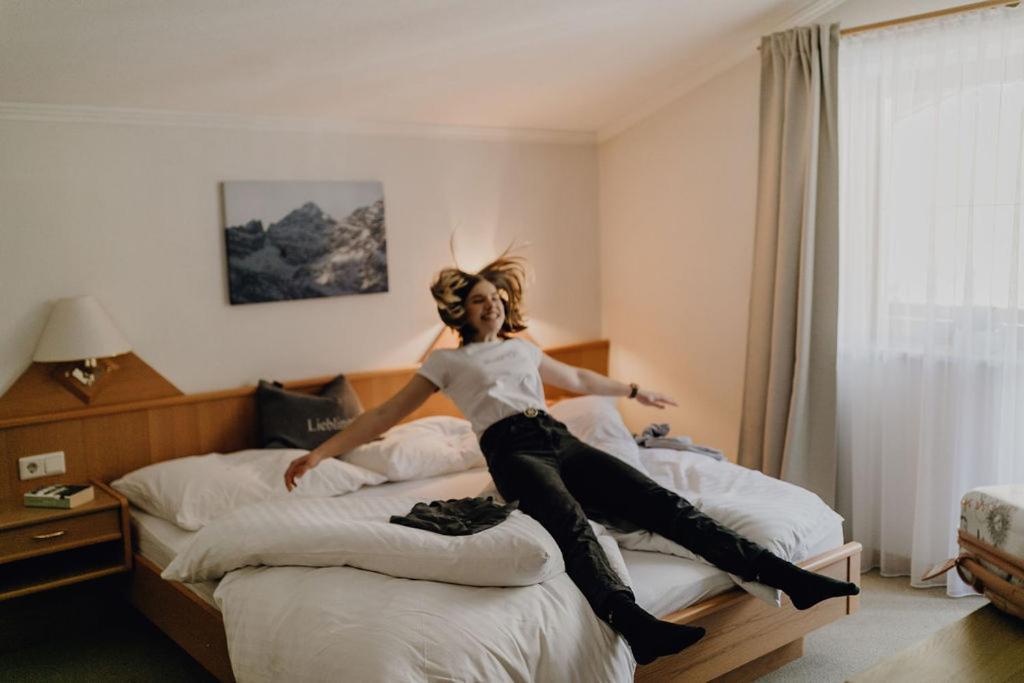 Dorfcafe Unken Hotelpension Swirtshaus Im Dorf ภายนอก รูปภาพ