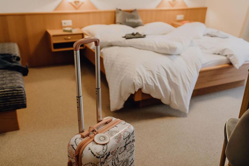 Dorfcafe Unken Hotelpension Swirtshaus Im Dorf ภายนอก รูปภาพ