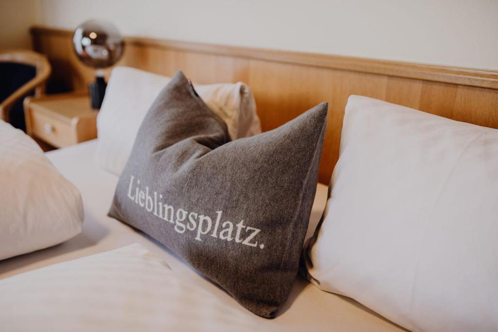 Dorfcafe Unken Hotelpension Swirtshaus Im Dorf ภายนอก รูปภาพ