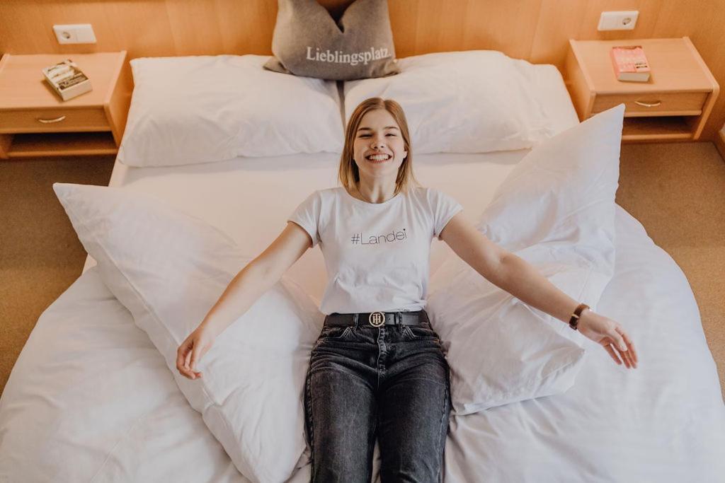 Dorfcafe Unken Hotelpension Swirtshaus Im Dorf ภายนอก รูปภาพ