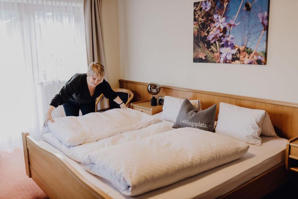 Dorfcafe Unken Hotelpension Swirtshaus Im Dorf ภายนอก รูปภาพ