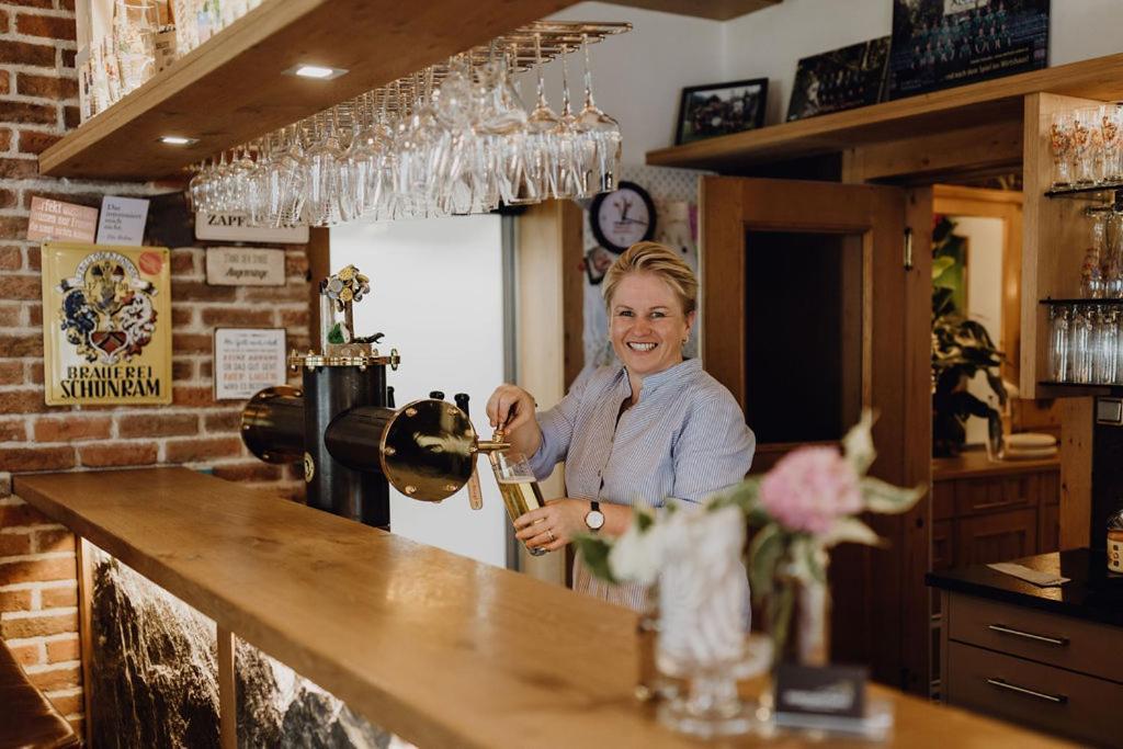 Dorfcafe Unken Hotelpension Swirtshaus Im Dorf ภายนอก รูปภาพ