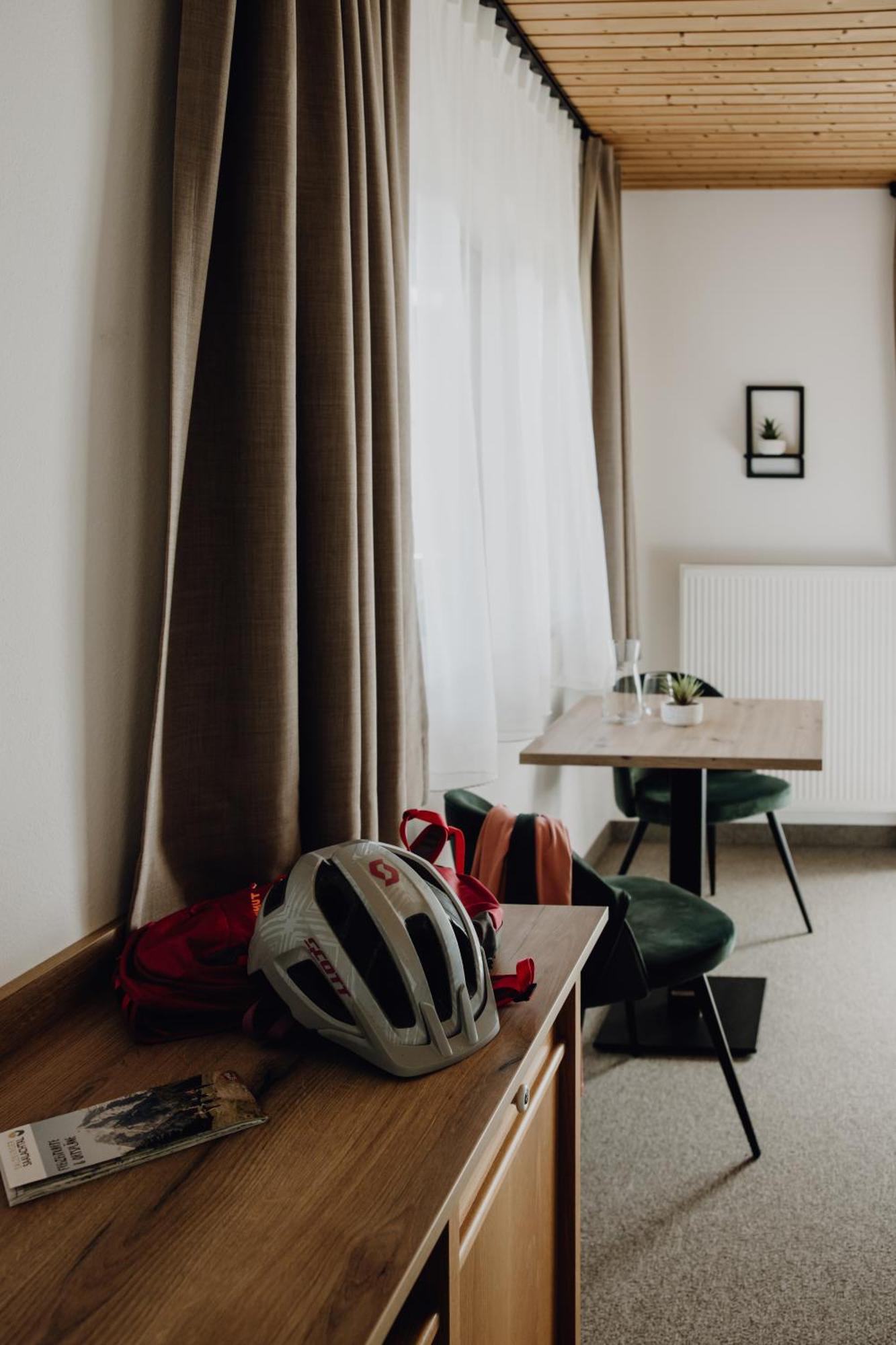 Dorfcafe Unken Hotelpension Swirtshaus Im Dorf ภายนอก รูปภาพ